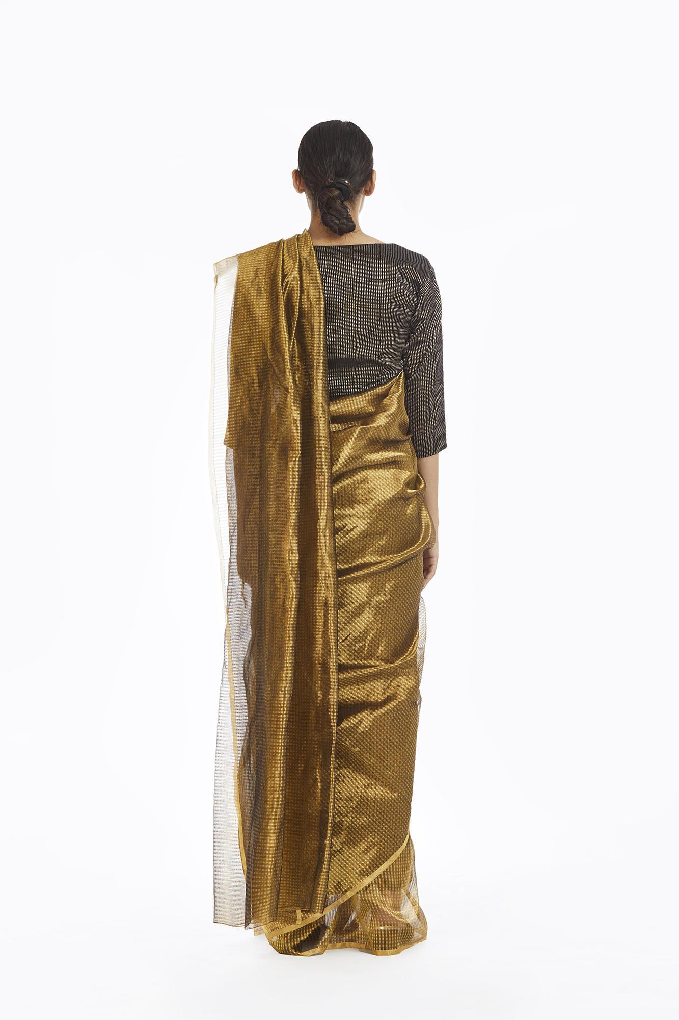 Handwoven Liquid Molten Gold Textured Metallic Saree Fashion Akaaro 