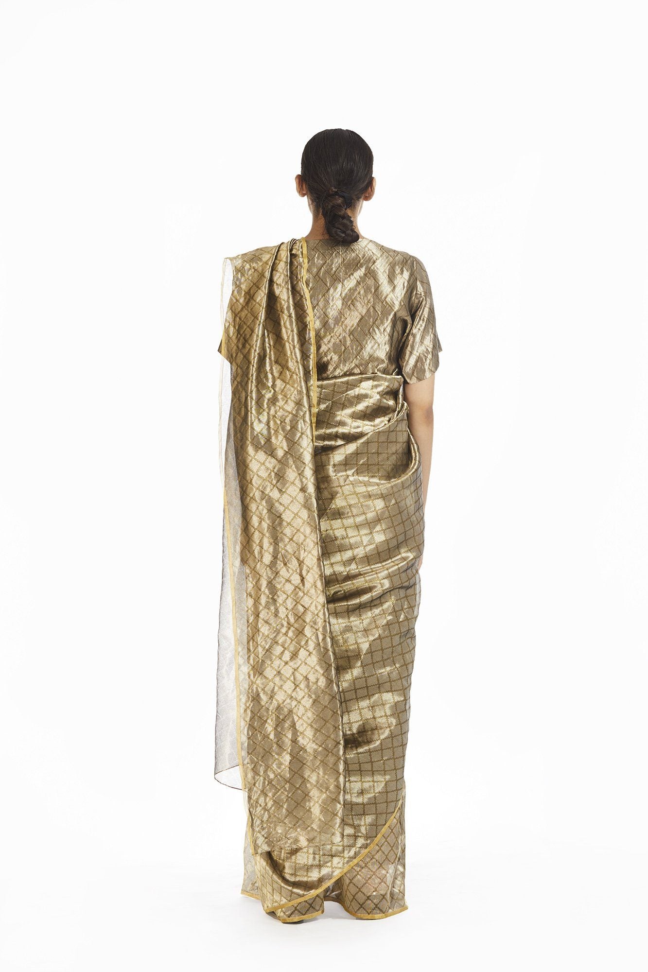 Handwoven Silver On Gold Longline Saree Fashion Akaaro