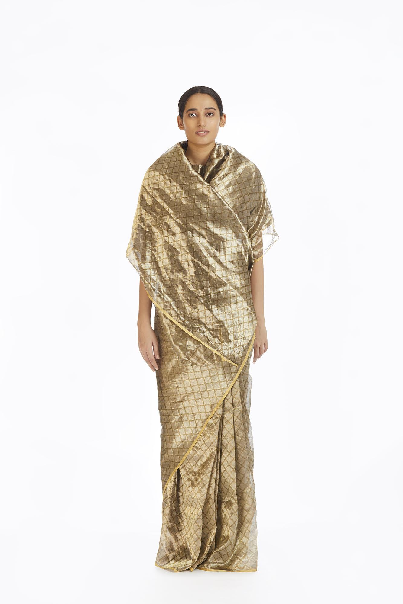 Handwoven Silver On Gold Longline Saree Fashion Akaaro