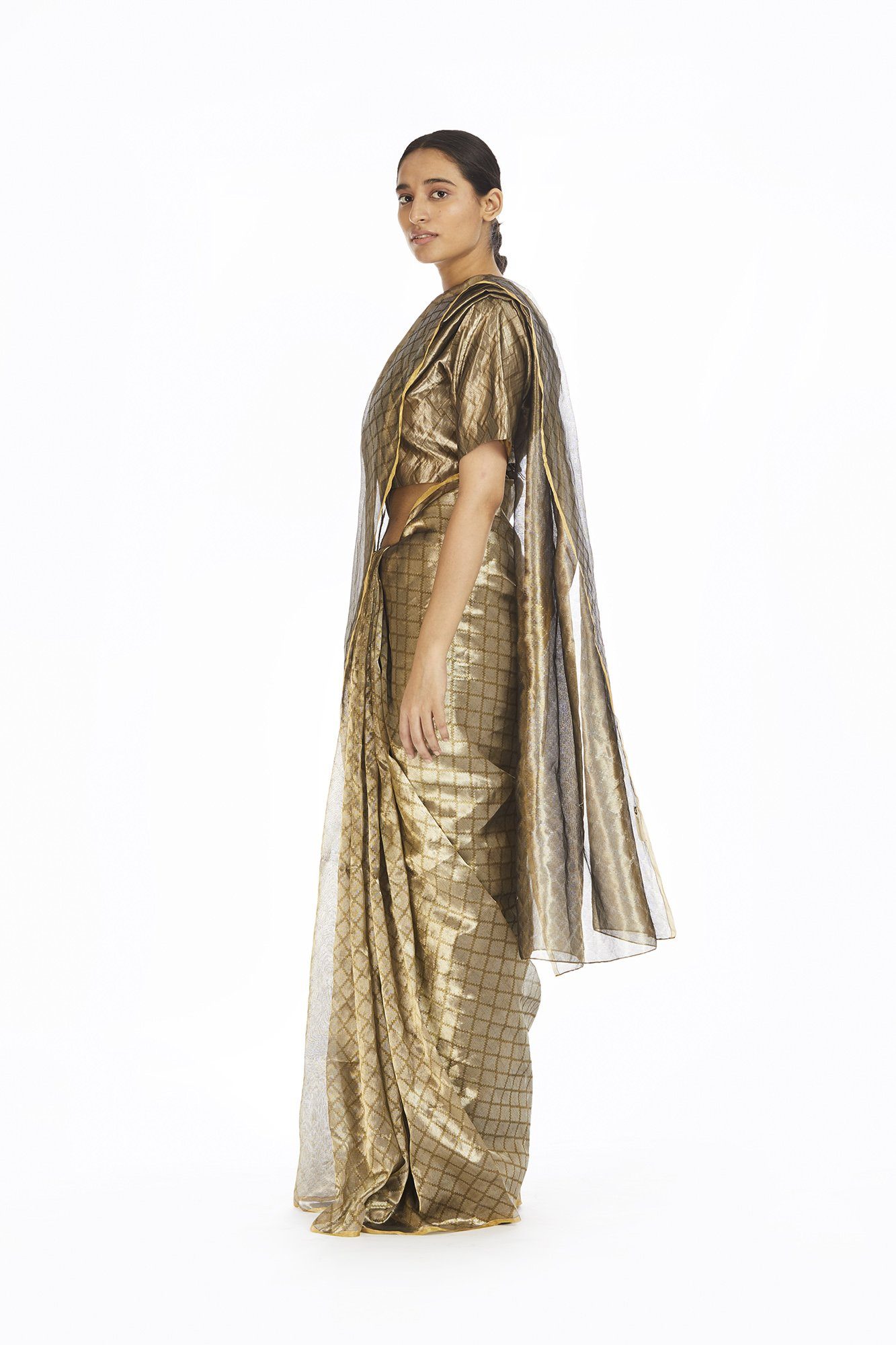 Handwoven Silver On Gold Longline Saree Fashion Akaaro