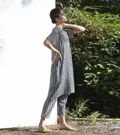 Hellebore Checkered Tunic & Pants Set Fashion Khara Kapas