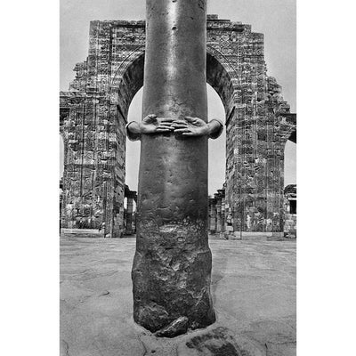 Iron pillar at Qutub Minar Raghu Rai 