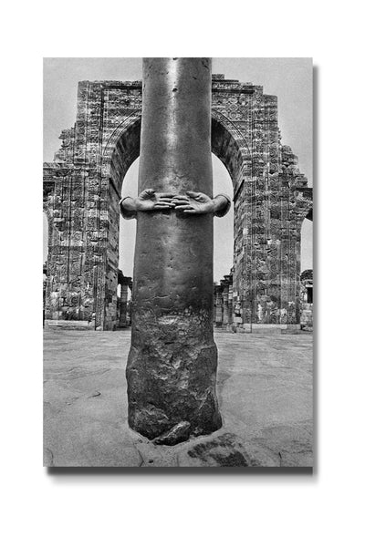 Iron pillar at Qutub Minar Raghu Rai 