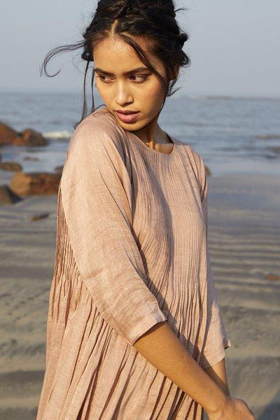 Kiara Hosts A Sunday Brunch In Rose Smoke Fashion The Plavate 