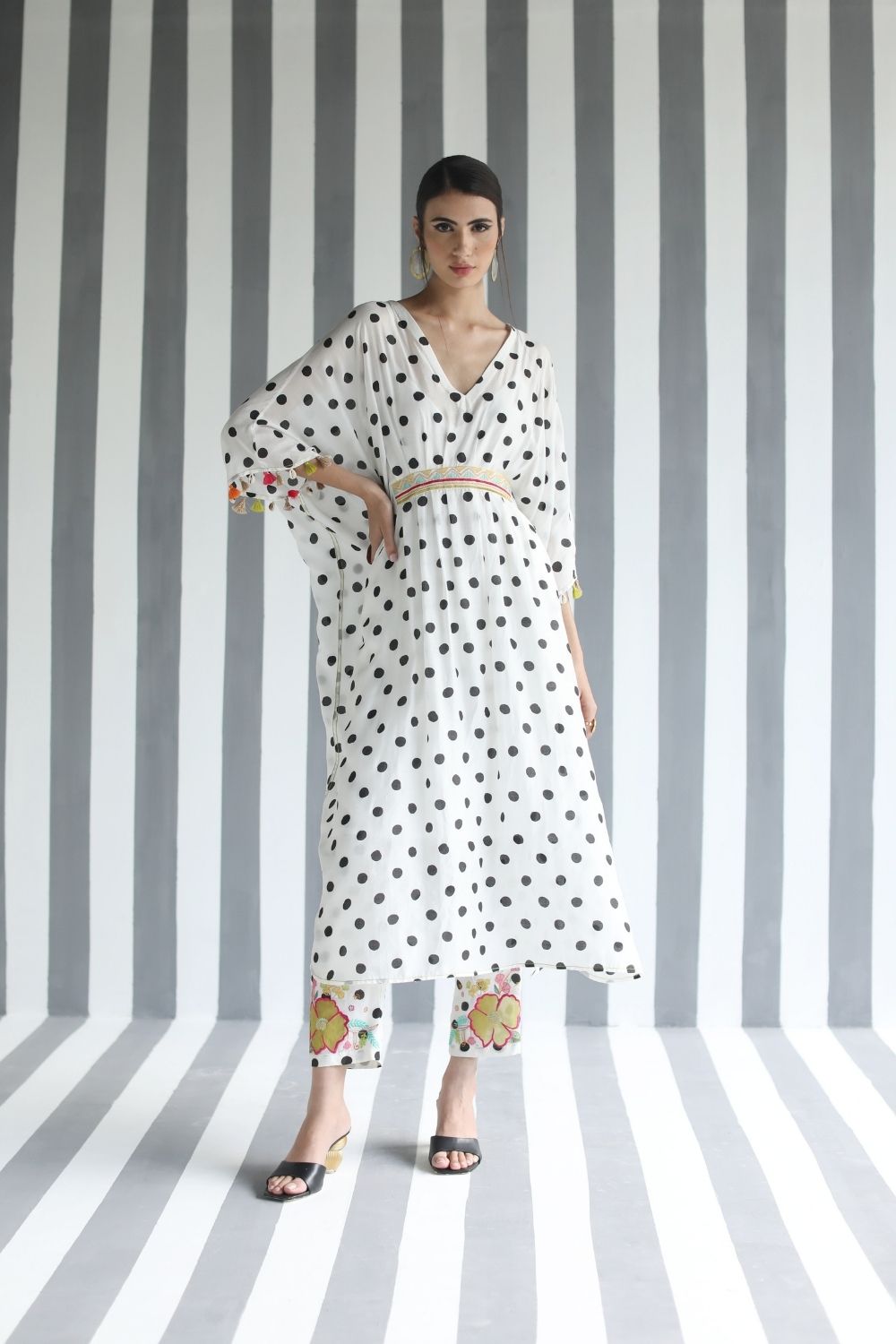 LOVE TO DOT BACK BOW TIE KAFTAN SET Fashion Rajiramniq