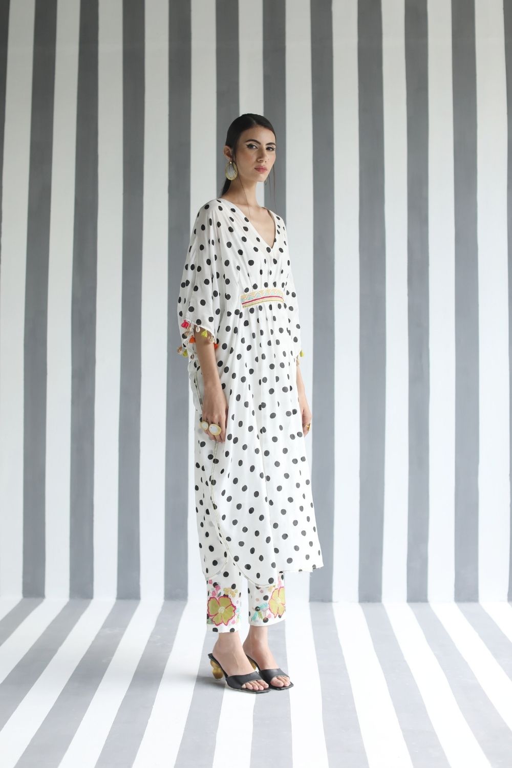 LOVE TO DOT BACK BOW TIE KAFTAN SET Fashion Rajiramniq