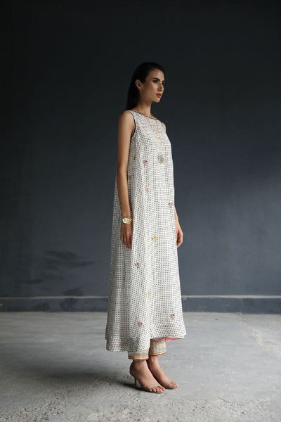 LOVE TO DOT SIDE PINTUCKS KURTA SET Fashion Rajiramniq