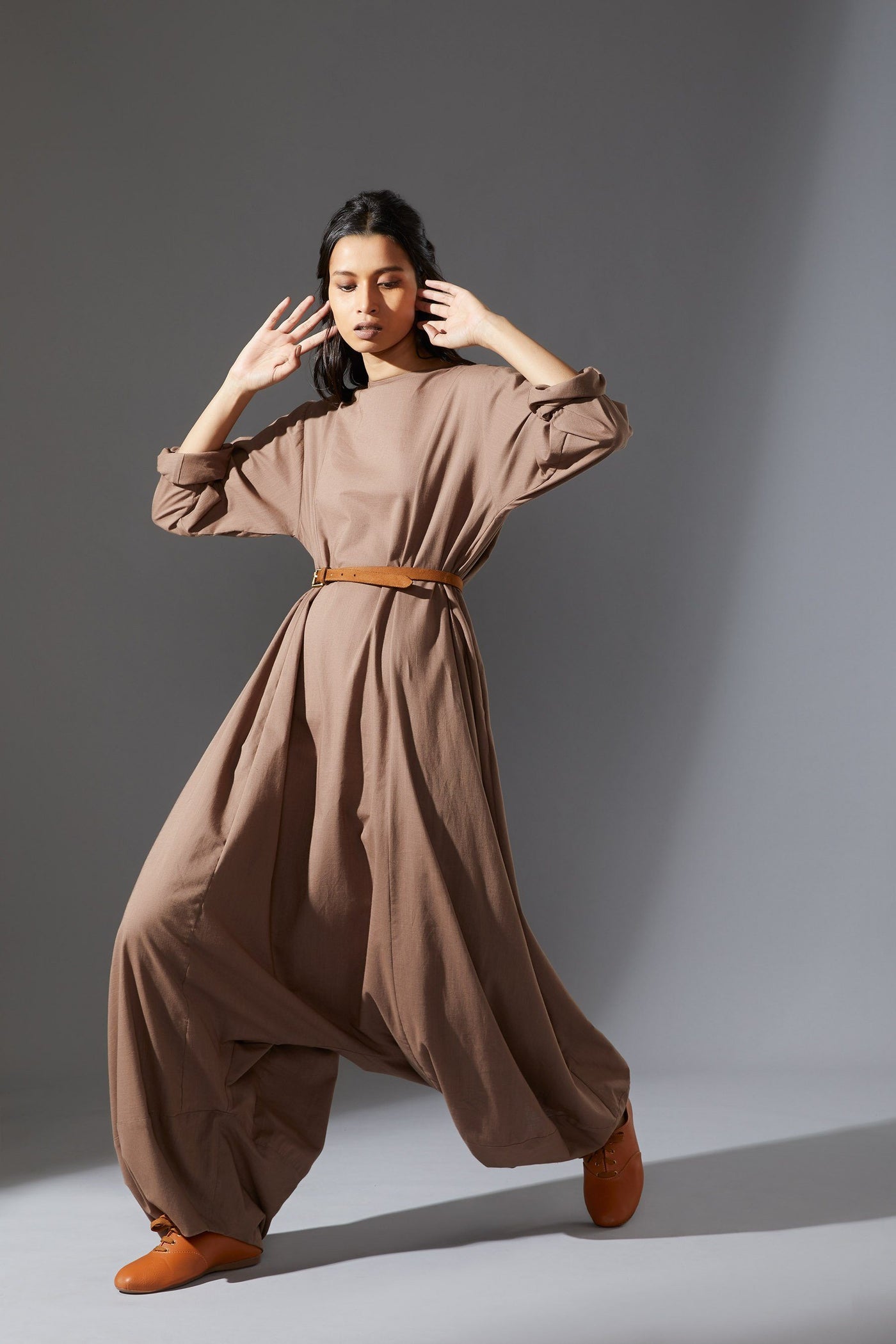 MATI SLEEVE SUGA - AW BEIGE Fashion Mati