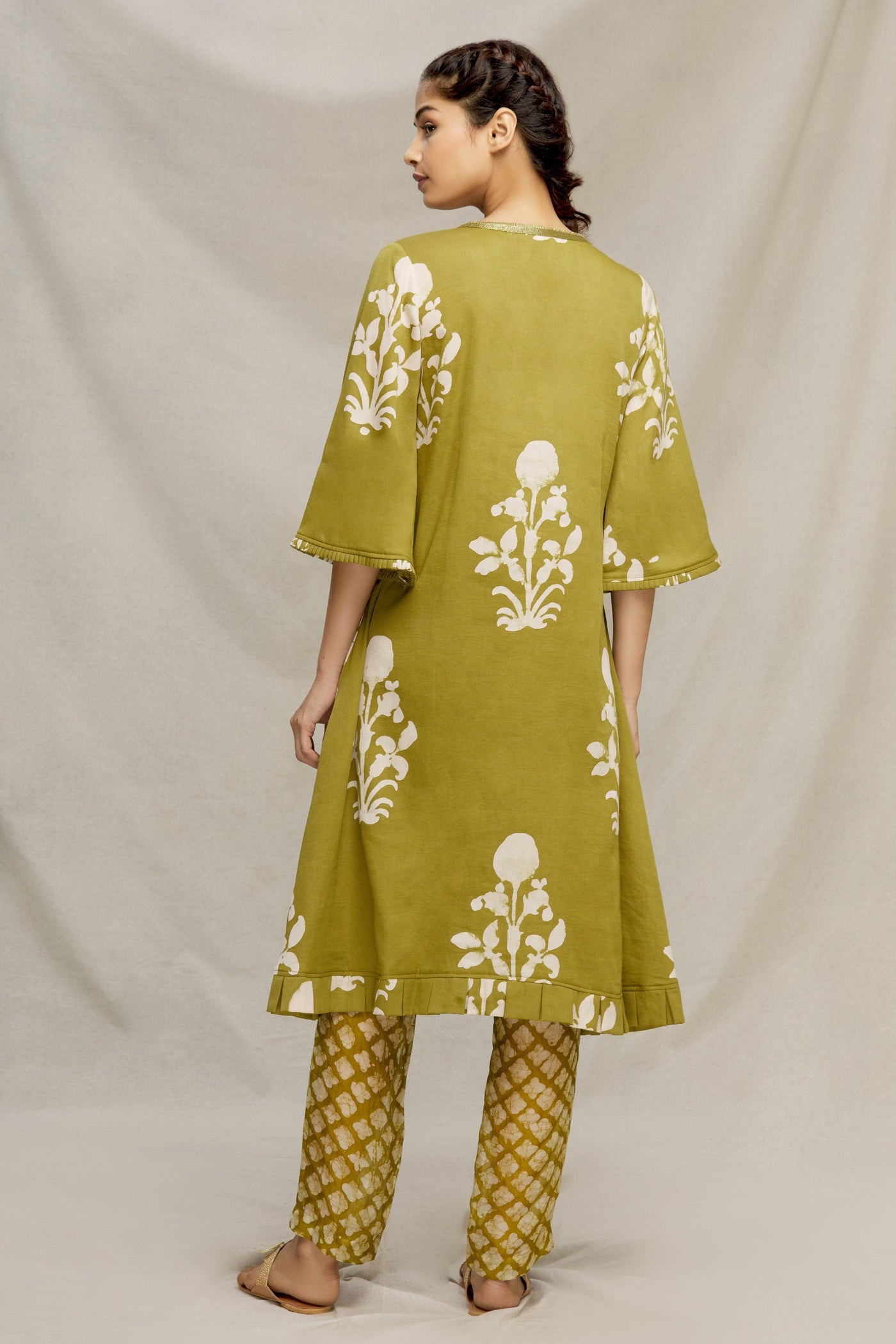MEHENDI GREEN EMBROIDERED KURTA SET Fashion MYOHO 