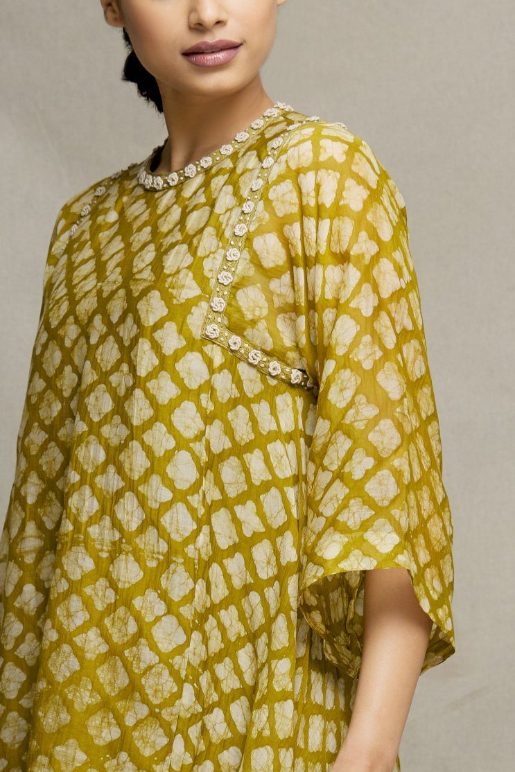 MEHNDI GREEN BATIK KURTA WITH THREAD EMBROIDERY Fashion MYOHO 