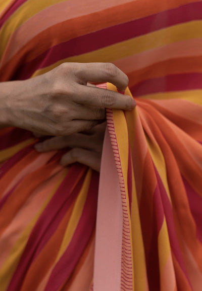 NILOFER SAREE Fashion YAM
