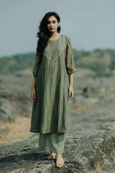 Olive Firdaus Abho and Izaar Fashion Nirjara
