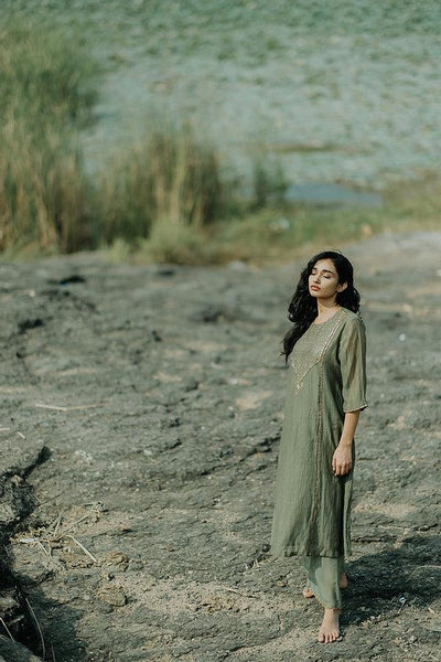 Olive Firdaus Abho and Izaar Fashion Nirjara