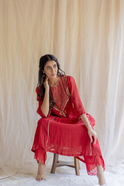 Red Fridaus Abho and Izaar Fashion Nirjara