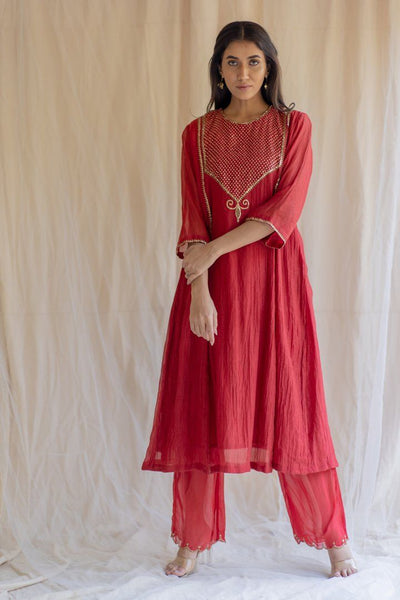 Red Fridaus Abho and Izaar Fashion Nirjara