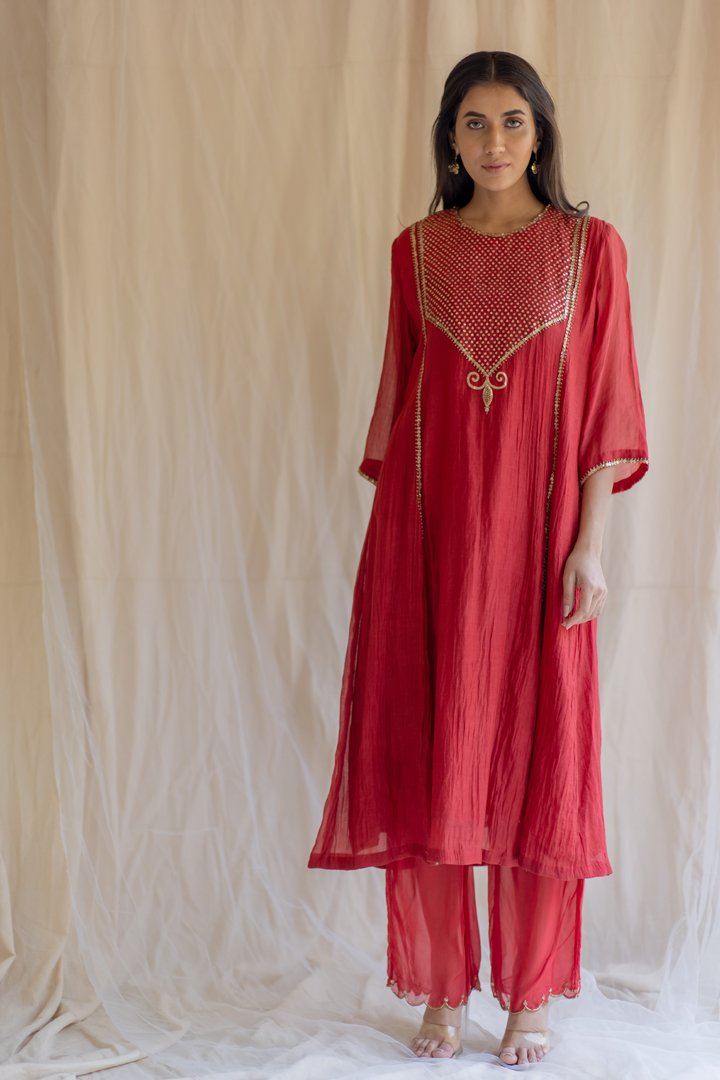 Red Fridaus Abho and Izaar Fashion Nirjara