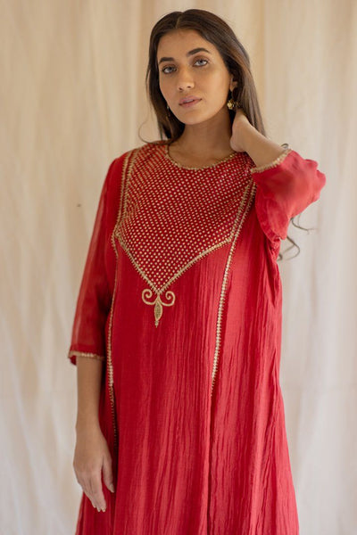 Red Fridaus Abho and Izaar Fashion Nirjara