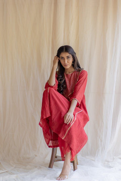 Red Fridaus Abho and Izaar Fashion Nirjara