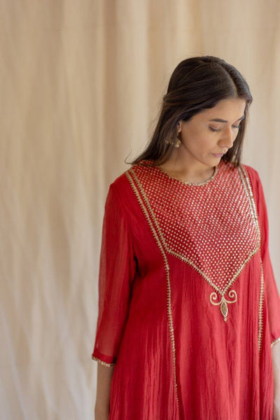 Red Fridaus Abho and Izaar Fashion Nirjara