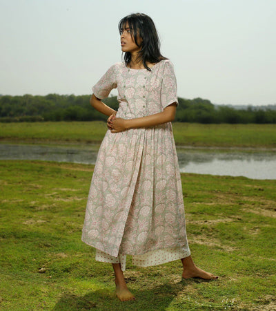 THE MIGRANT Fashion Khara Kapas