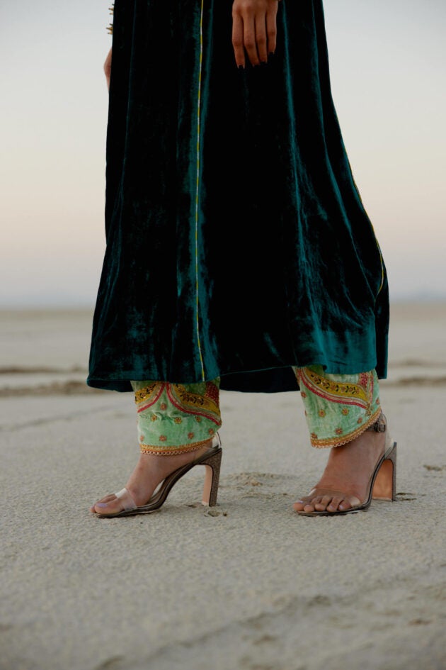 TURQUOISE GREEN SIDE KALI SILK VELVET KURTA SET Fashion Rajiramniq