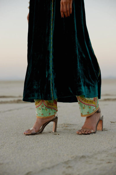 TURQUOISE GREEN SIDE KALI SILK VELVET KURTA SET Fashion Rajiramniq