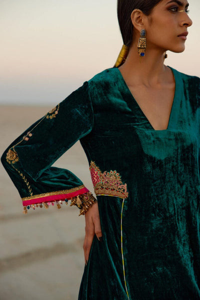 TURQUOISE GREEN SIDE KALI SILK VELVET KURTA SET Fashion Rajiramniq
