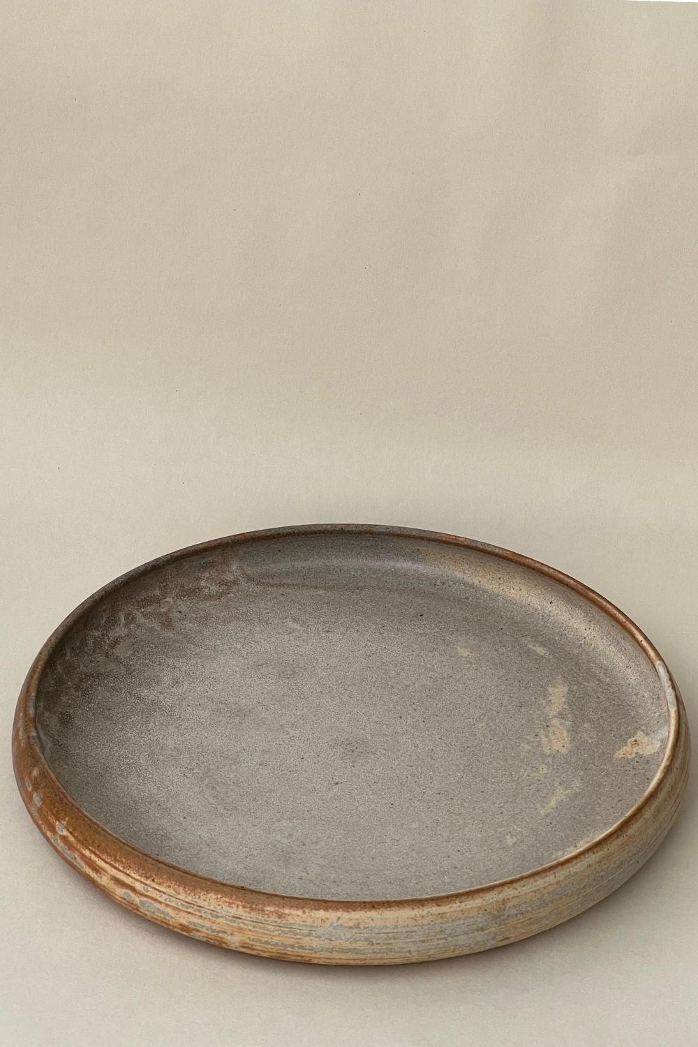 Urvi Rimmed Plate Canvas & Weaves