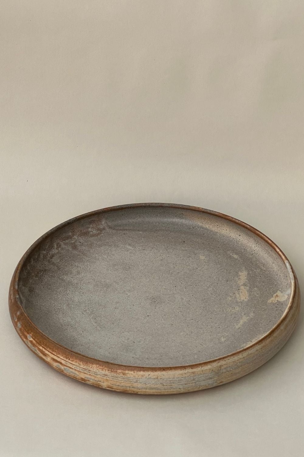 Urvi Rimmed Plate Canvas & Weaves