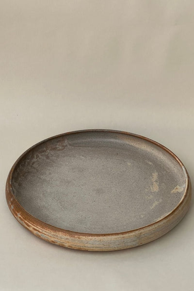 Urvi Rimmed Plate Canvas & Weaves